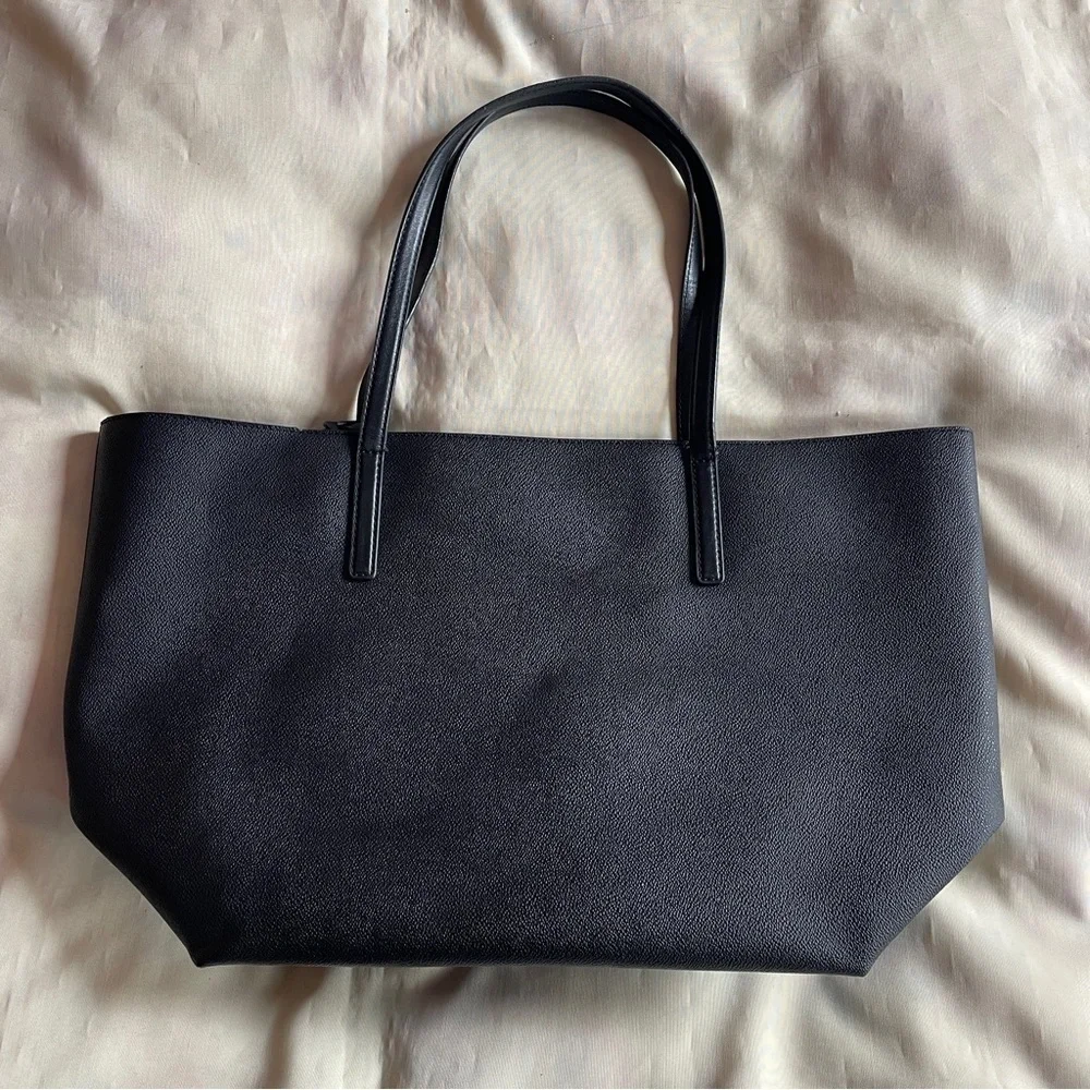Michael Kors- Black Leather Tote Bag Everyday Work Casual Minimal With Wallet